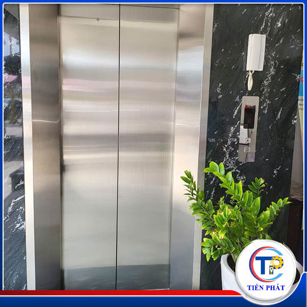 Thang máy chở người